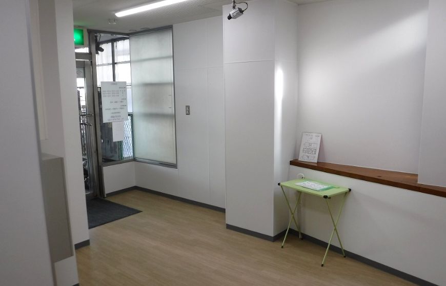 某駅前ビルエントランス改修工事